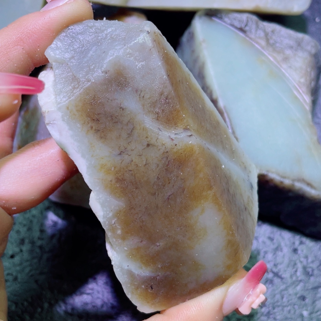 和田玉未镶嵌珠宝半成品