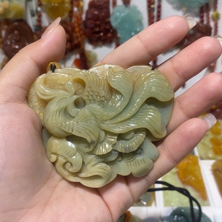 未镶嵌蛇纹石玉颈饰