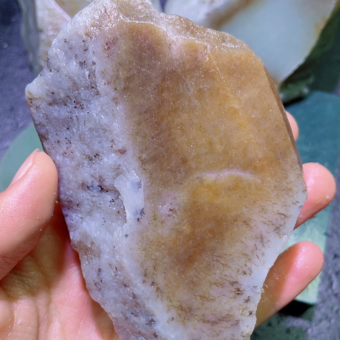 和田玉未镶嵌珠宝半成品