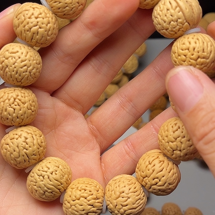 鹏***@吊坠桃核桃核手串