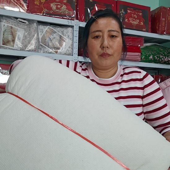 棉棉花被子尺寸1m8×2m。