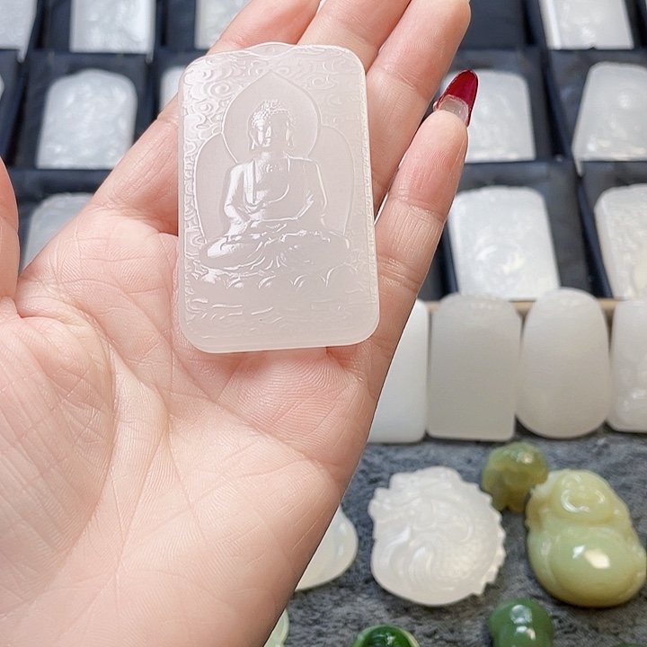 石英质玉（金丝玉）颈饰未镶嵌青**艺新疆金丝玉双面雕工