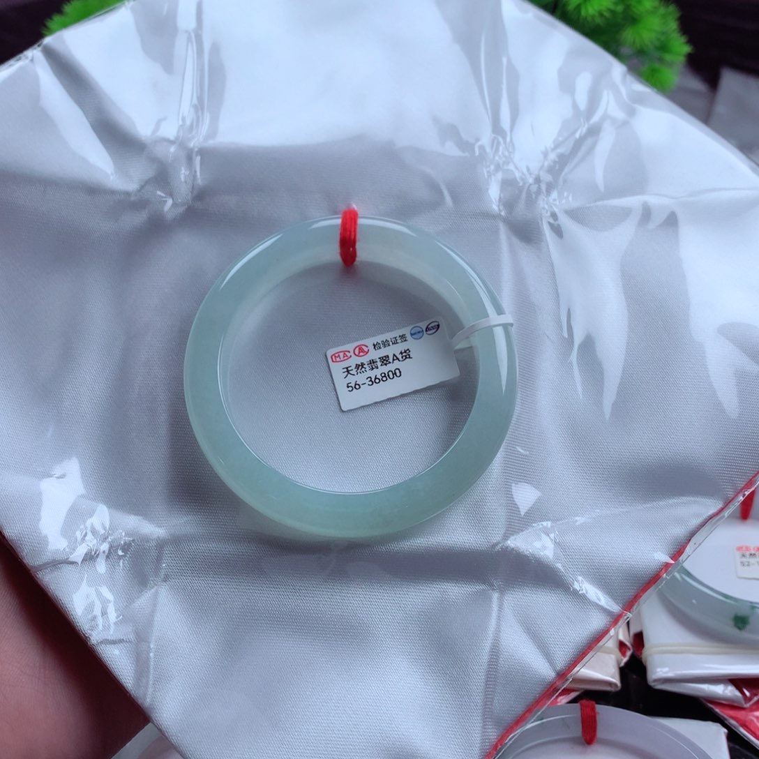 翡翠手镯未镶嵌缅甸翡翠天然手镯