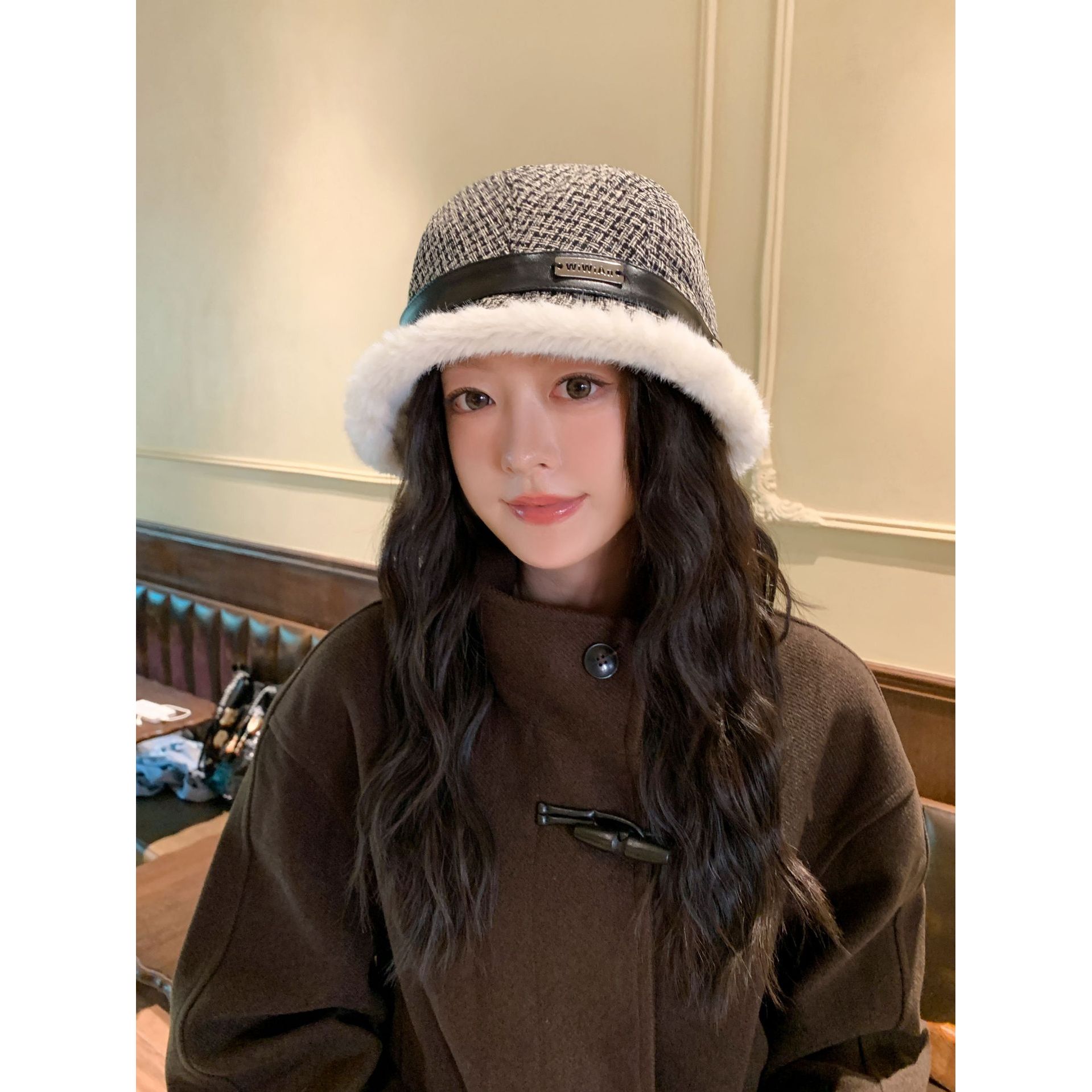 2025新款帽子可卷边渔夫帽女冬季户外保暖护耳盆帽毛绒百搭显脸小