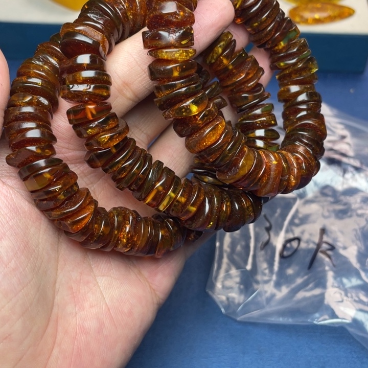 未镶嵌琥珀珠宝奇石