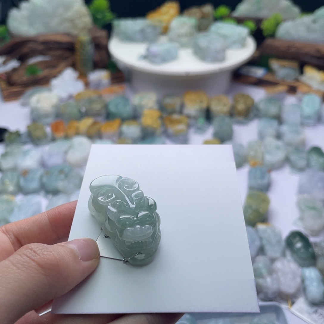 翡翠颈饰未镶嵌貔貅