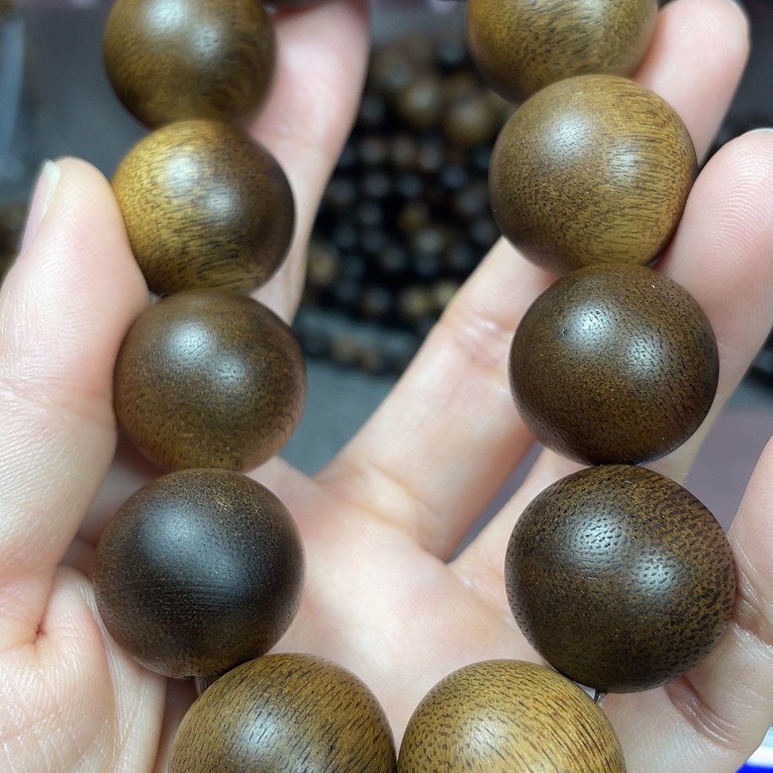 刘***晟沉香手串芽庄白棋