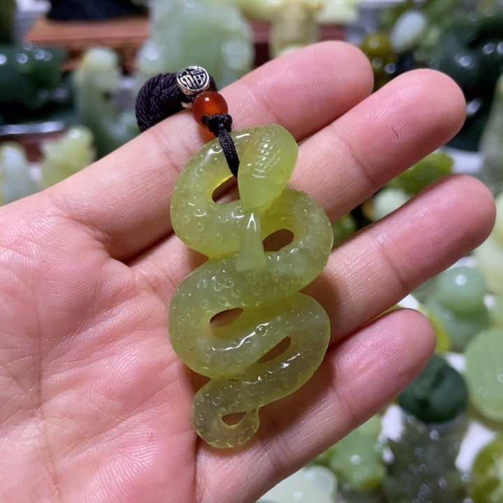 【闪购商品】蛇纹石玉挂件未镶嵌