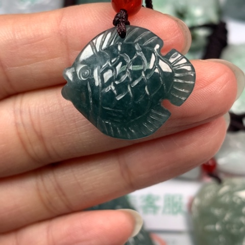 翡翠颈饰未镶嵌翡翠