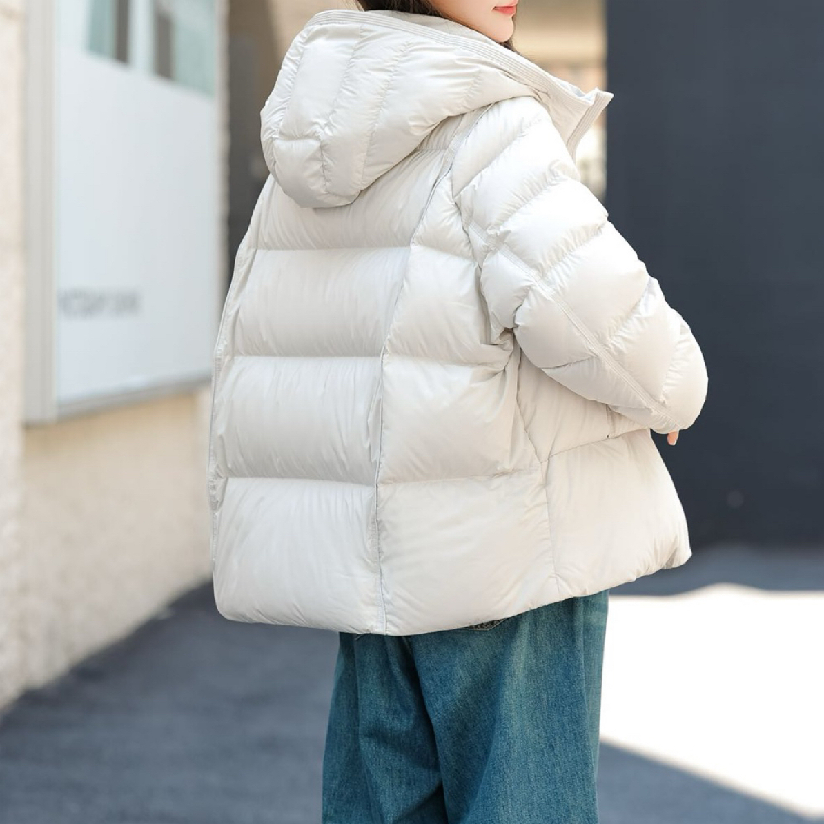 ［爱衣橱女装］女士冬季白鸭绒加厚保暖短款连帽云朵泡芙风宽松外套