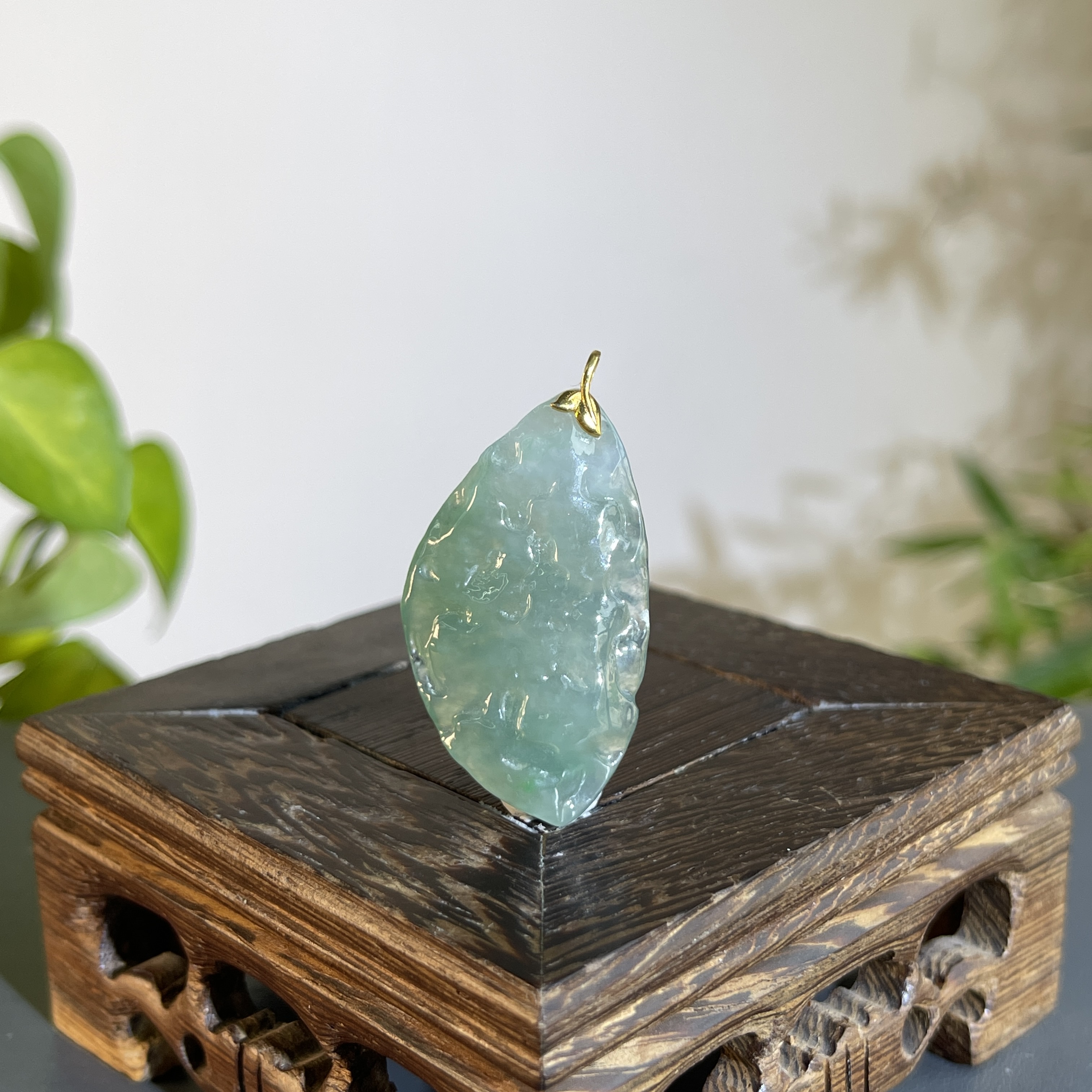 JTW05-73  18K精品天然翡翠A货原石吊坠