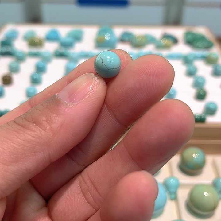 绿松石未镶嵌珠宝奇石