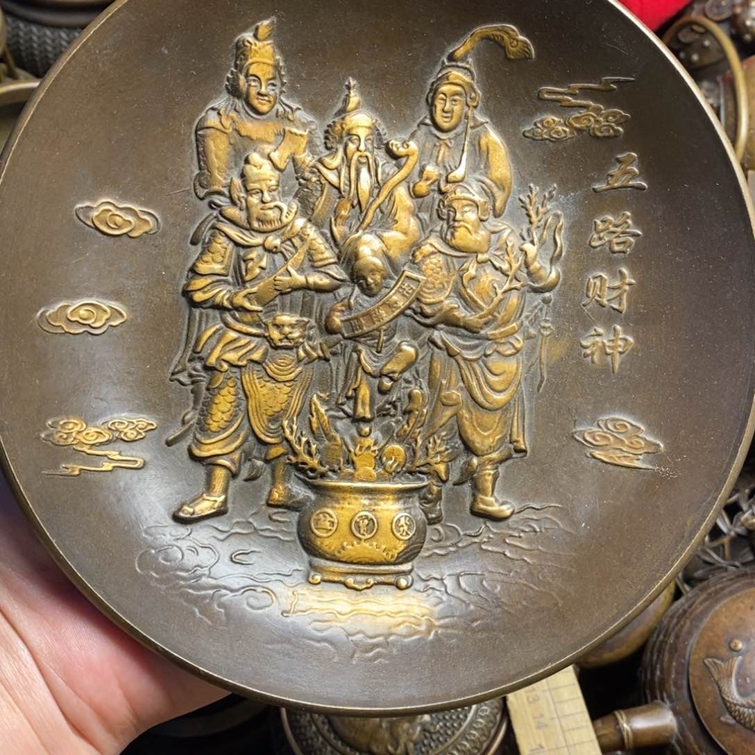 精美铜器做工精良
