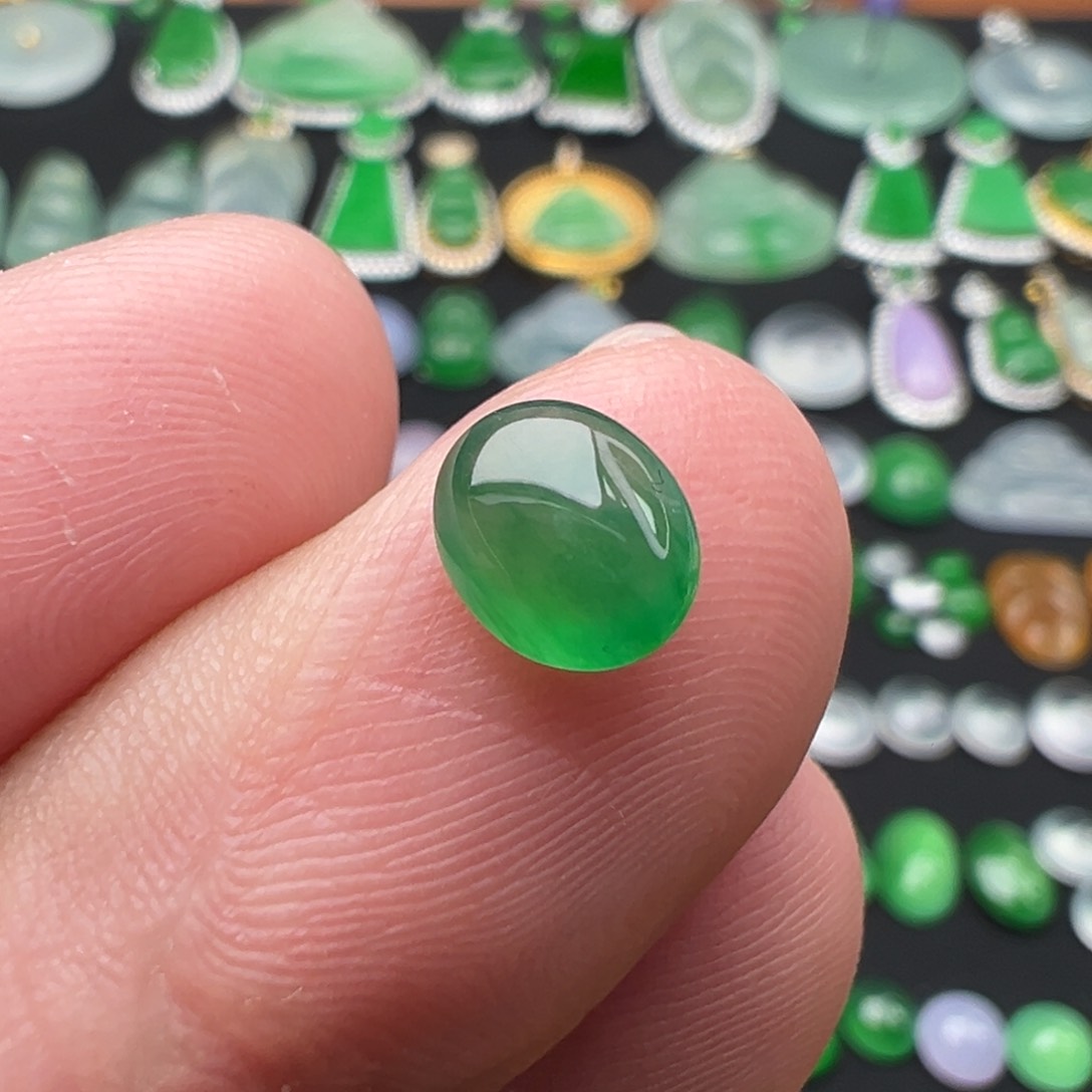 翡翠颈饰未镶嵌蛋面7.5