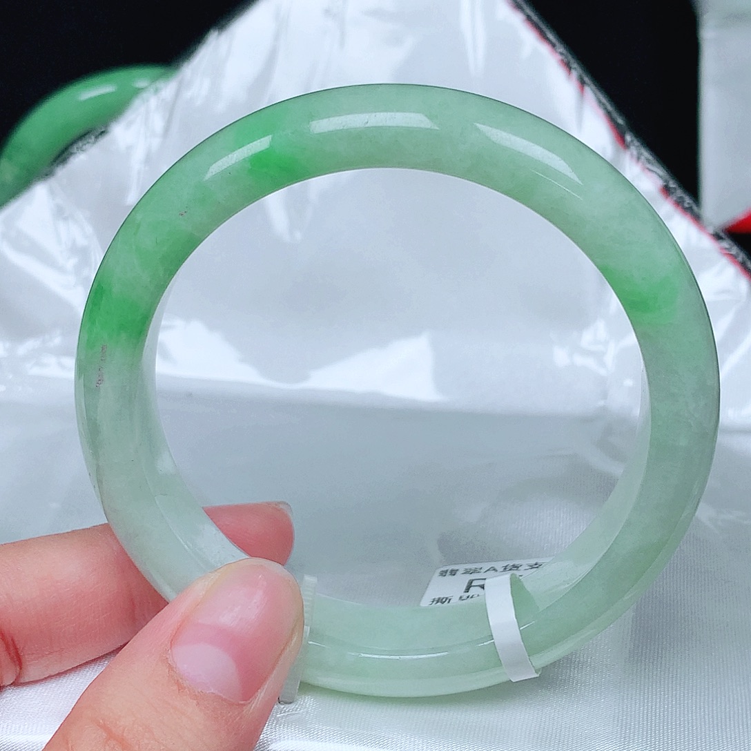 翡翠未镶嵌手镯正圈54