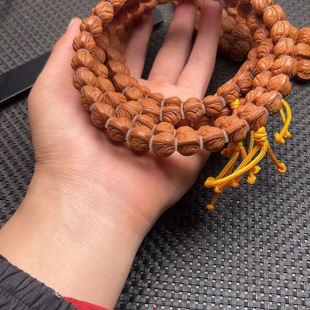 桃核吊坠小龙纹手持