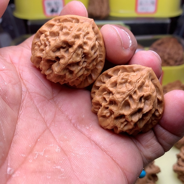 文玩核桃吊坠D****E玄月