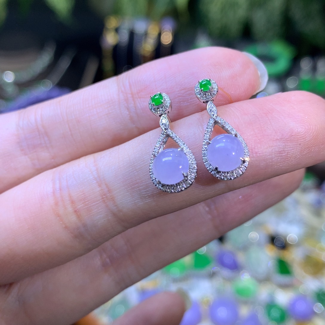 颈饰18K金镶嵌翡翠