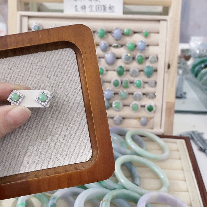 翡翠未镶嵌颈饰天然翡翠Ａ货