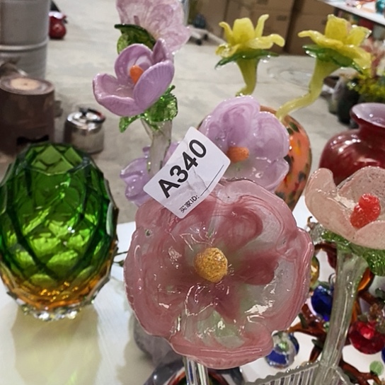 琉璃花瓶高45厘米宽9厘米