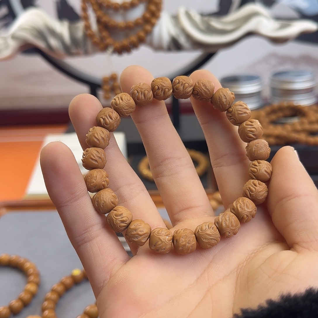 C***长猴头核桃手串吞噬