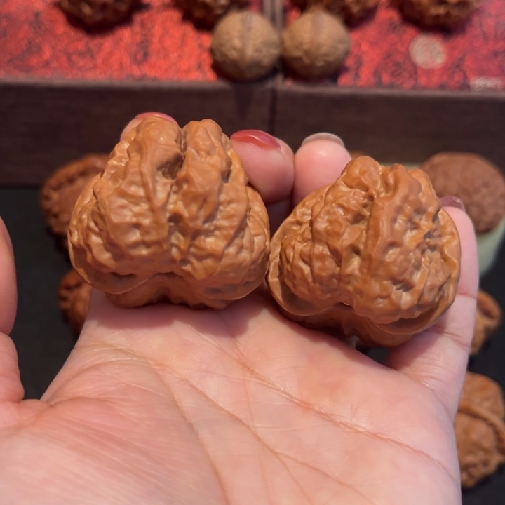 文玩核桃吊坠蛤蟆头