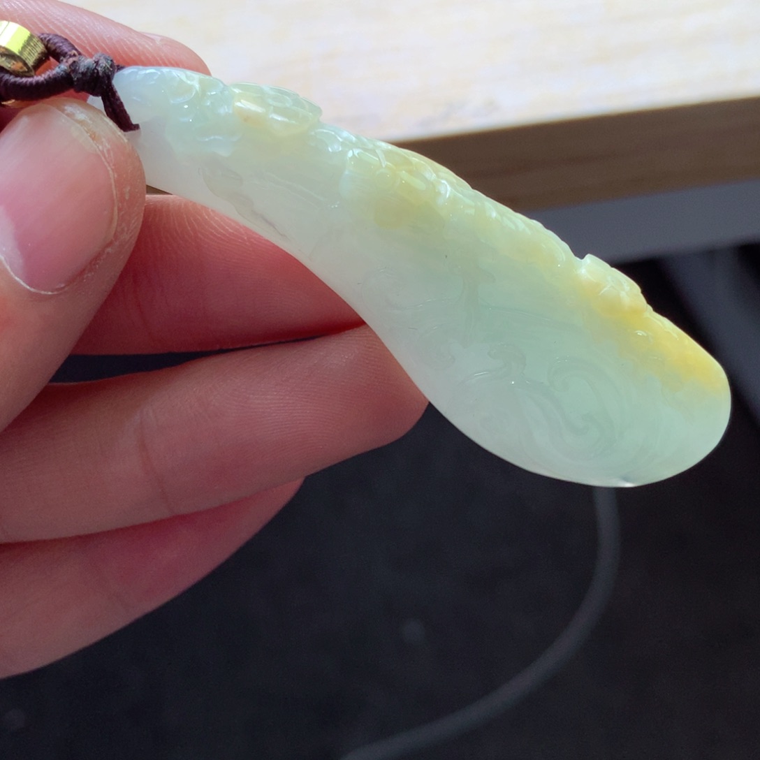 翡翠颈饰未镶嵌吊坠