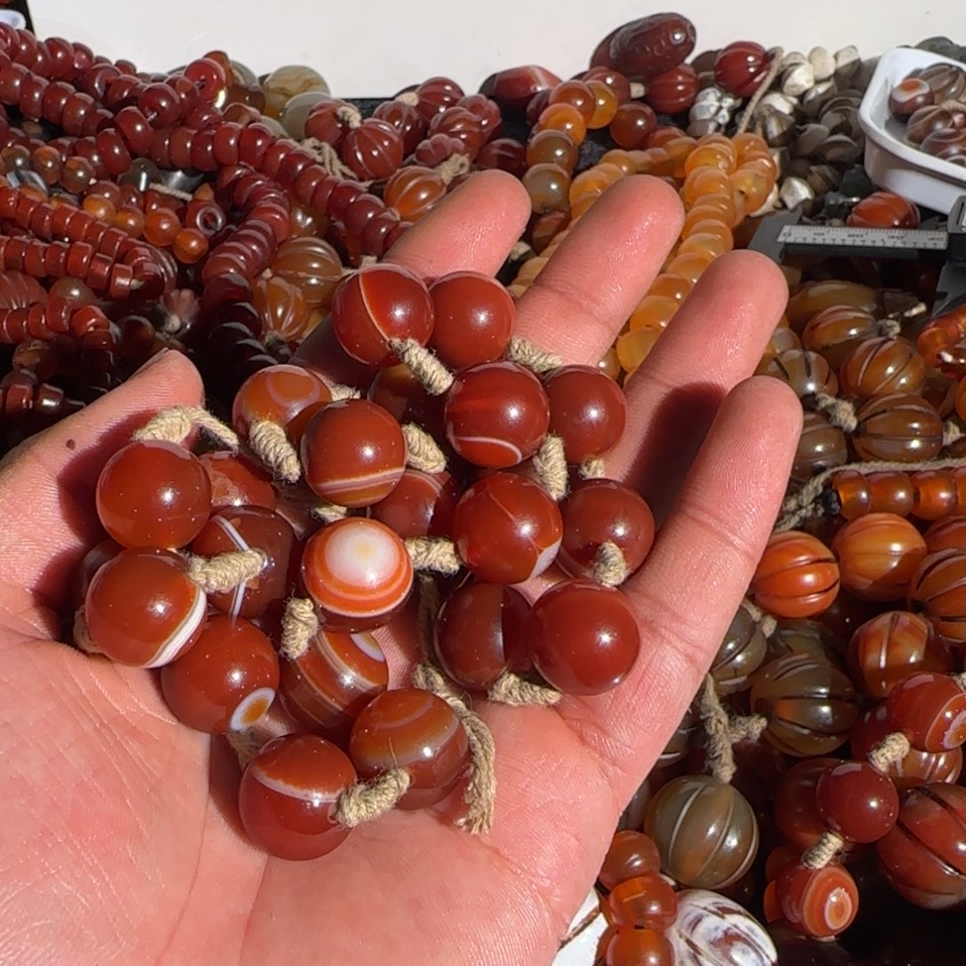 林***致玛瑙/玉髓未镶嵌颈饰