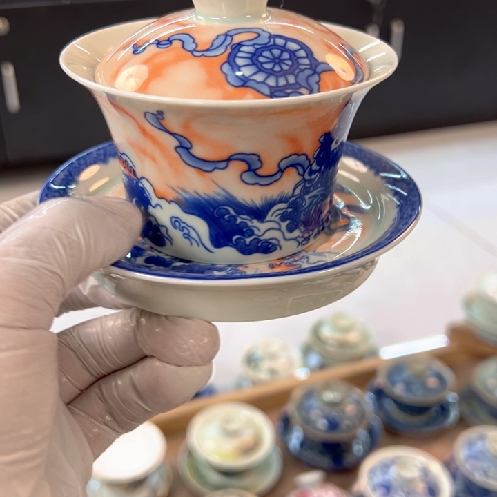 瓷片白青花泛红马蹄盖碗全品