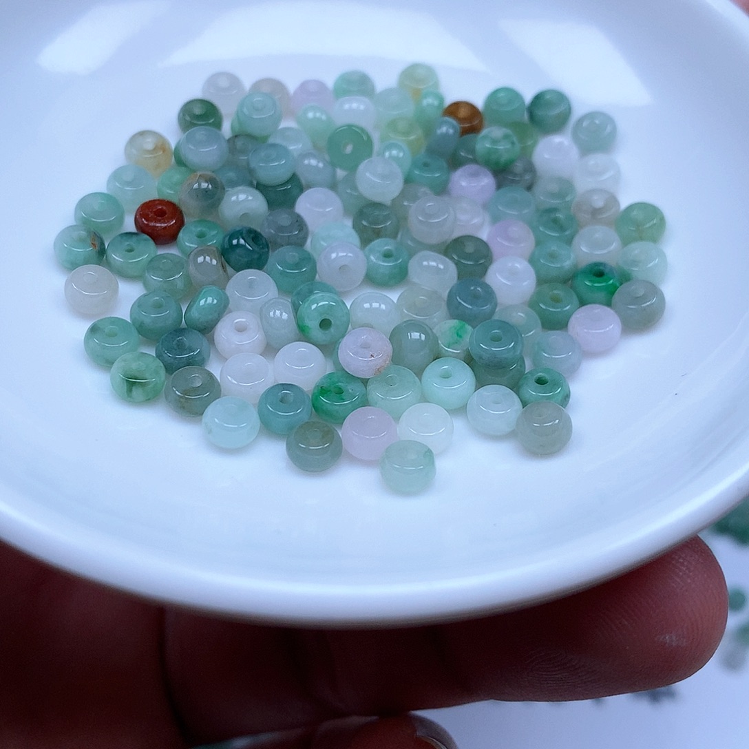 翡翠散珠翡翠翡翠卡3 X5。100颗40元