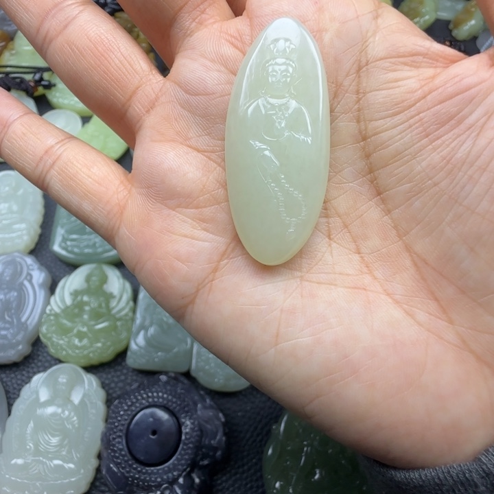 和田玉未镶嵌珠宝奇石