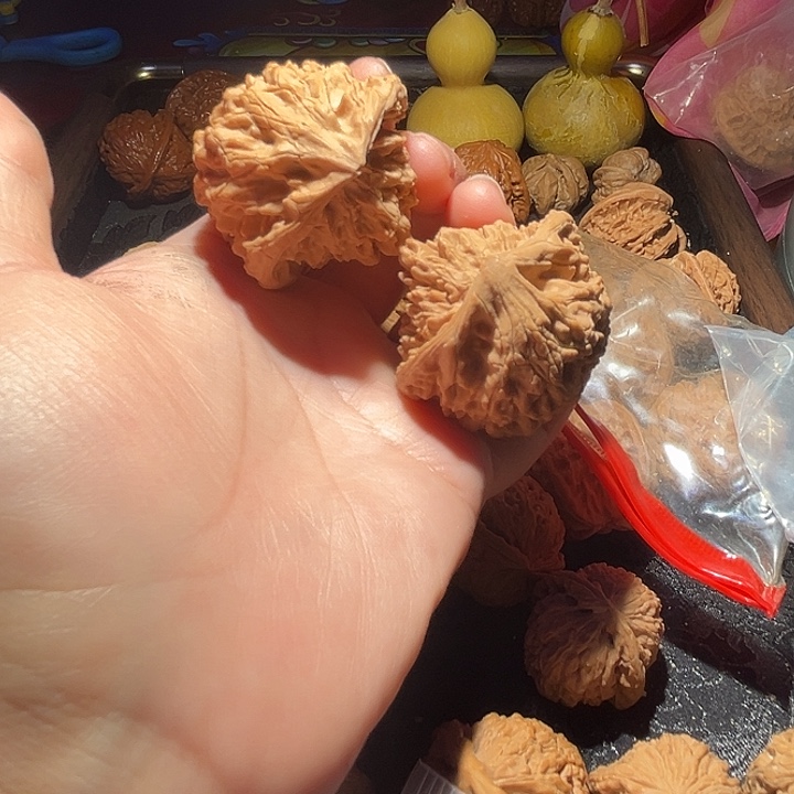 文玩核桃吊坠蛇头