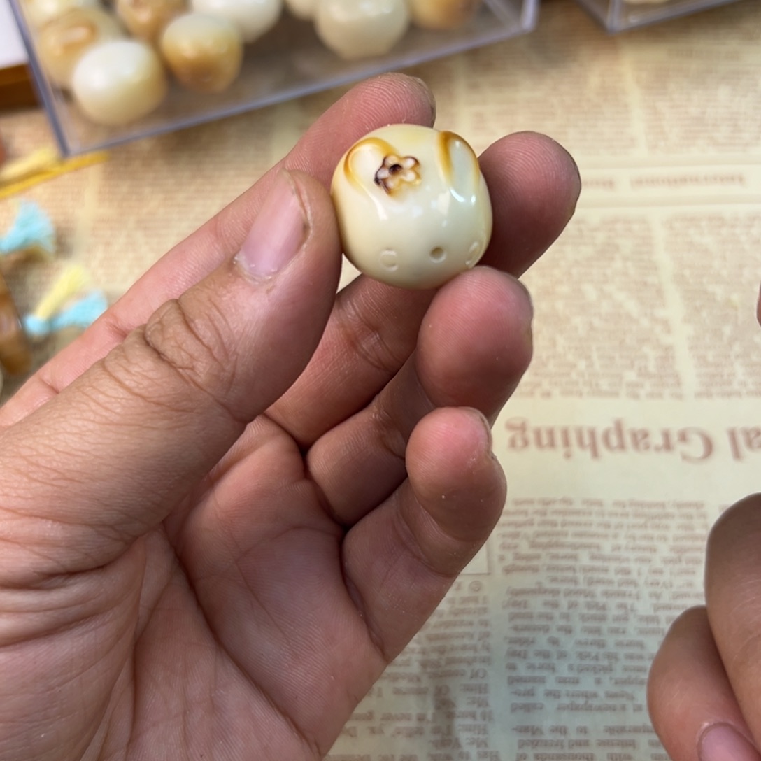 只买单纯的吊坠，没带链子，属的性质。
