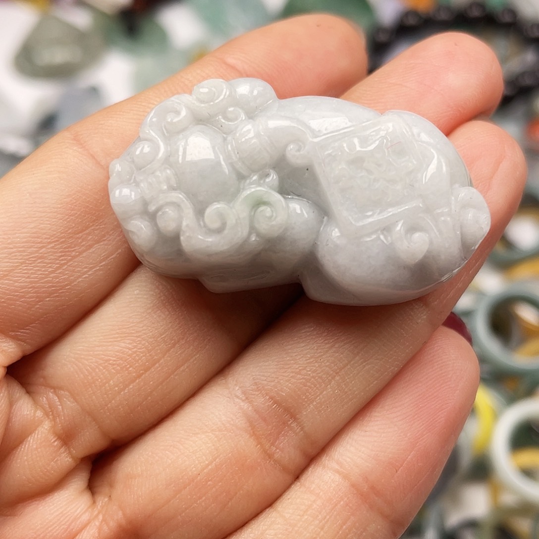 翡翠颈饰未镶嵌翡翠