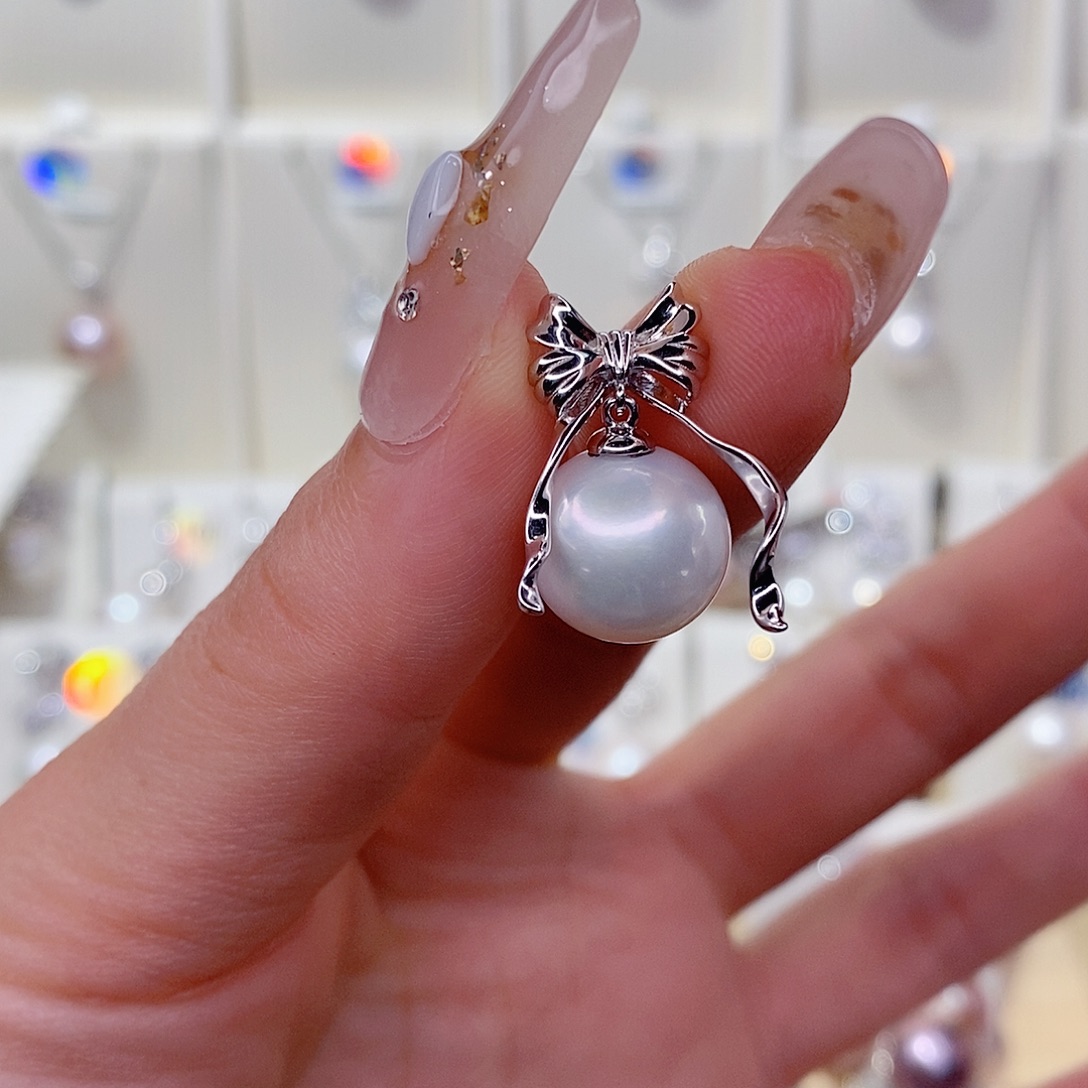 淡水珍珠银S925镶嵌吊坠(赠链)