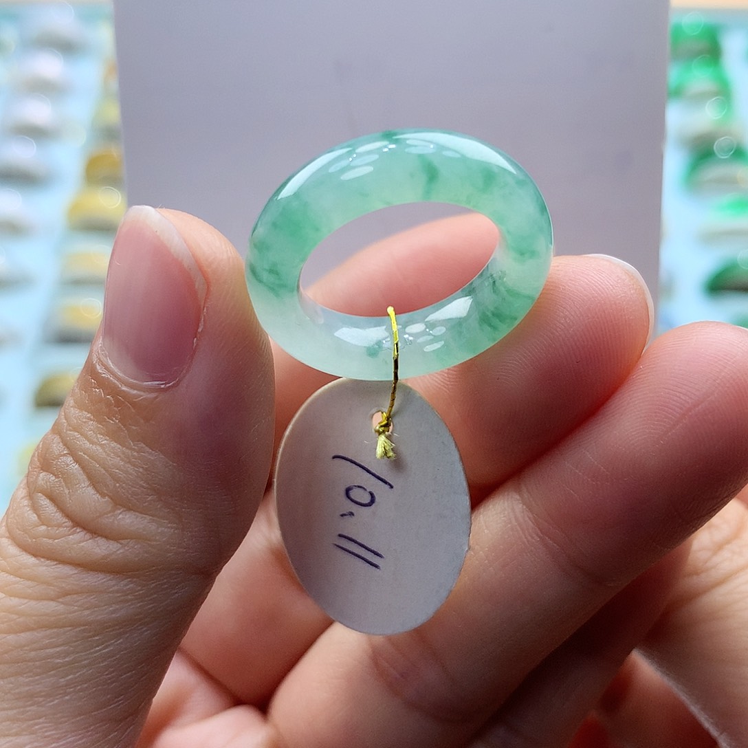 翡翠戒指未镶嵌1011圈