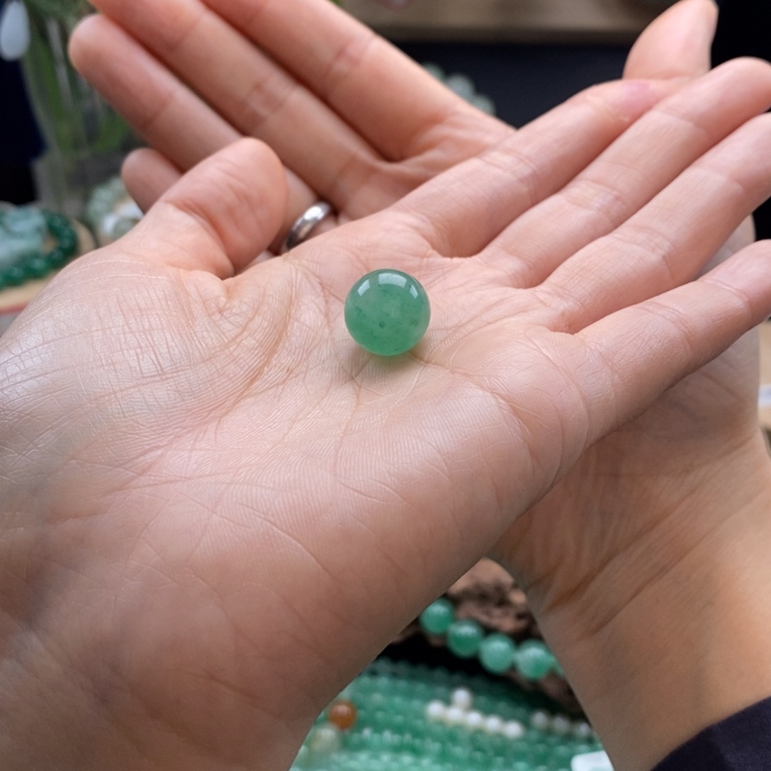 用***5石英质玉未镶嵌手链