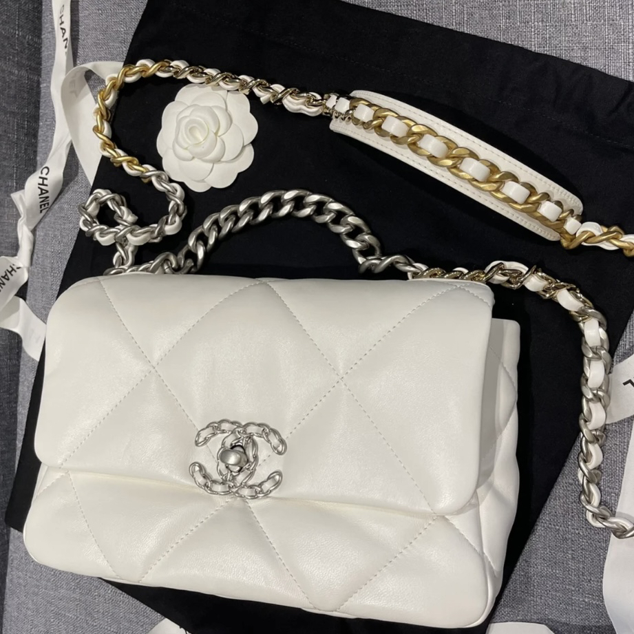 99新 Chanel/香奈儿 多多奢品/香奈儿19bag白银小号斜挎包/98新