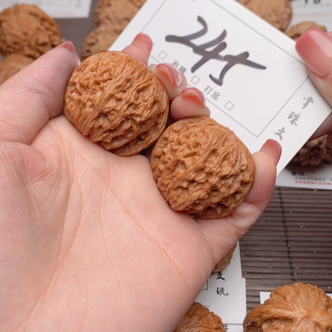 文玩核桃吊坠36正磨245