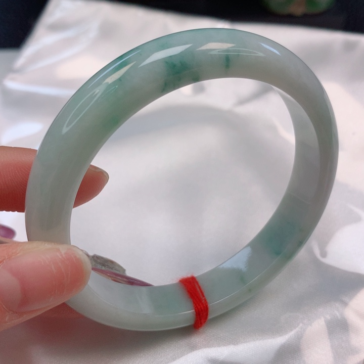 翡翠手镯未镶嵌57圈