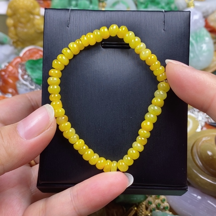 翡翠吊坠(赠链)未镶嵌