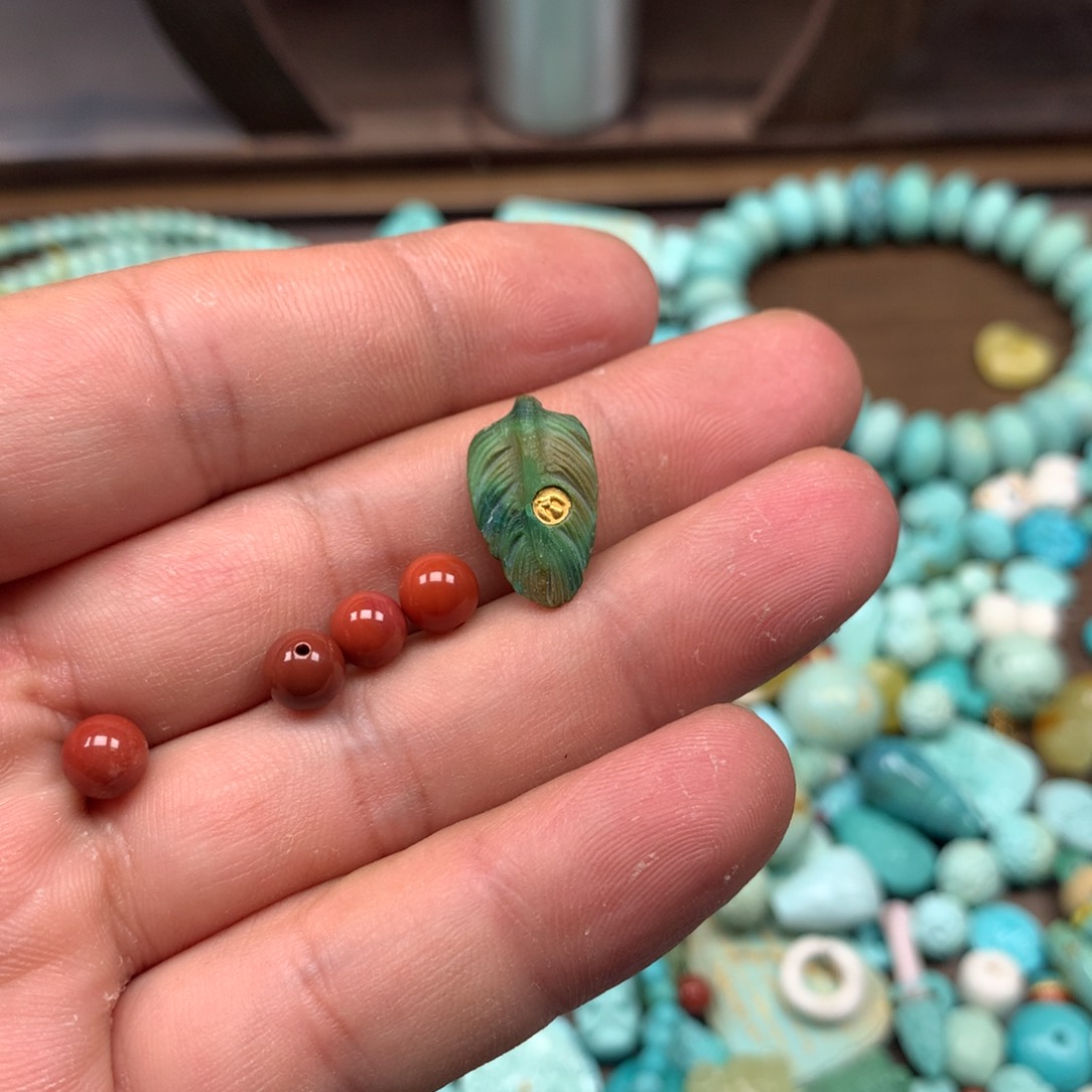 南红玛瑙雕刻未镶嵌