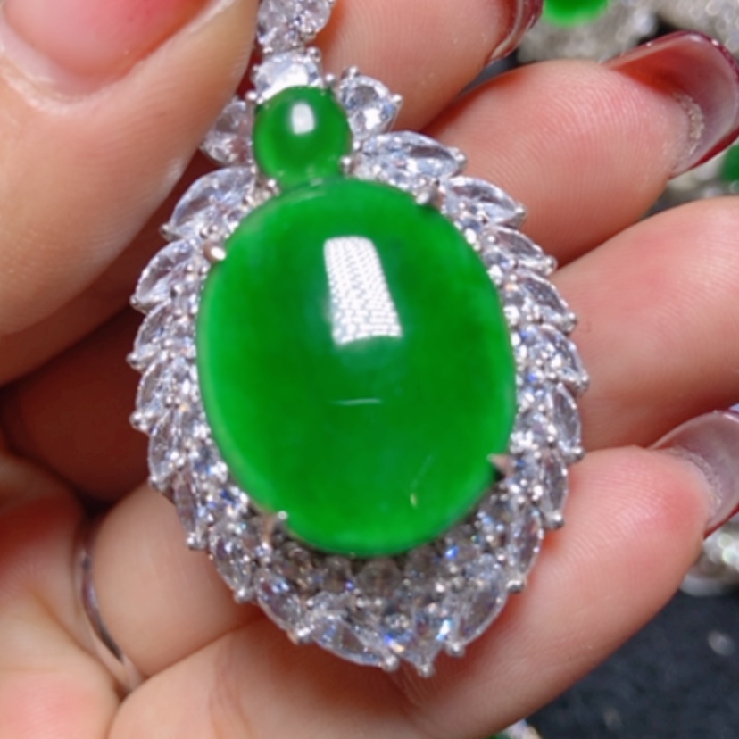 【闪购商品】翡翠颈饰银S925镶嵌翡翠