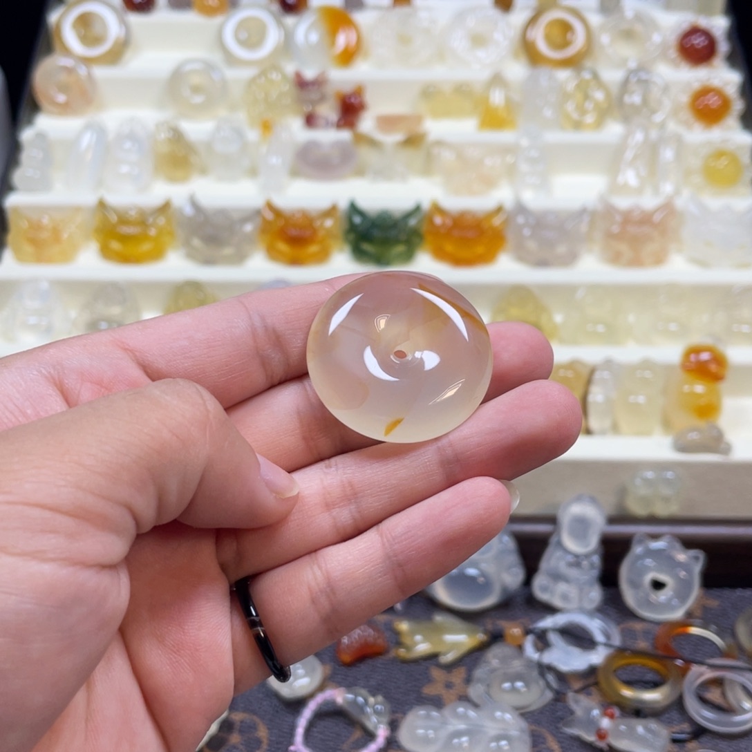 幸***星未镶嵌颈饰玛瑙/玉髓微瑕30龙纹平安扣