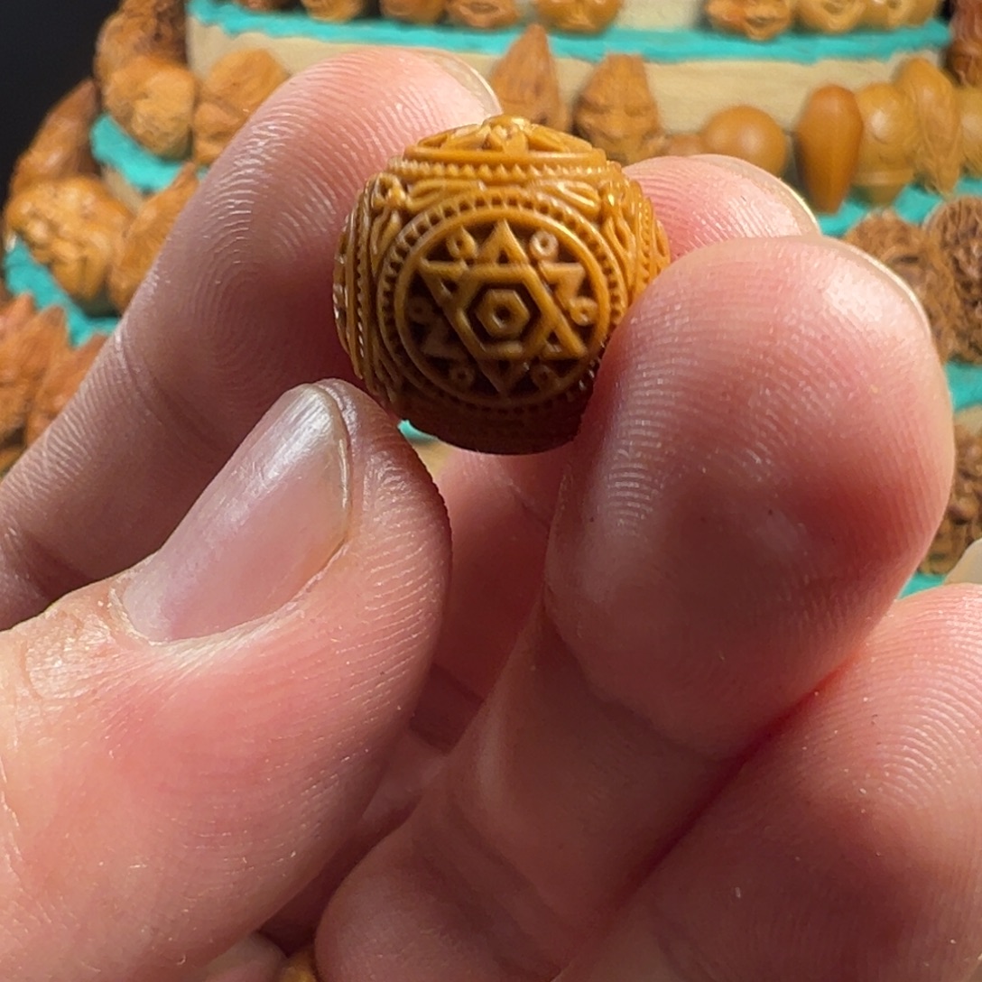 手串/手链橄榄核正圆克罗心