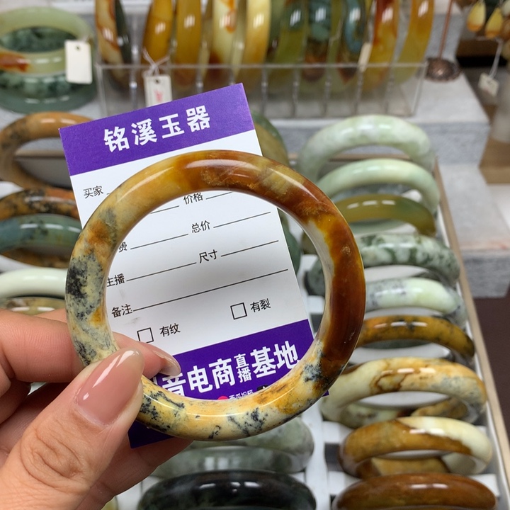 未镶嵌蛇纹石玉手镯