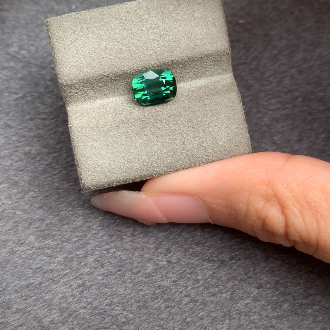 未镶嵌2.03ct绿碧玺碧玺