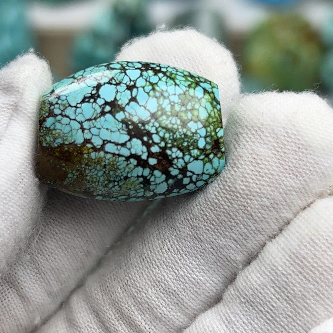 绿松石未镶嵌珠宝奇石