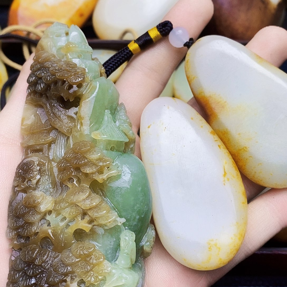 和田玉未镶嵌挂件南*