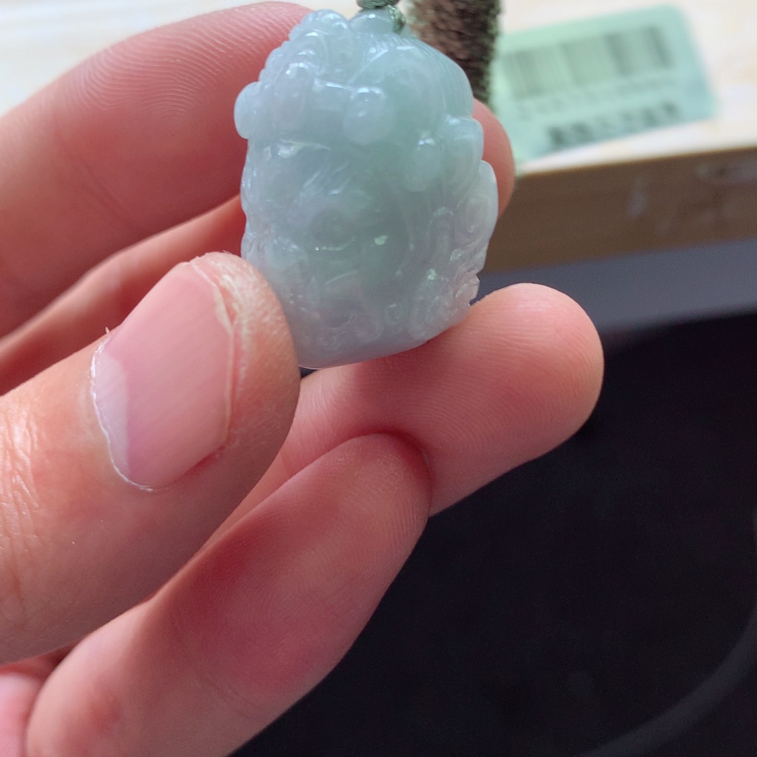 翡翠颈饰未镶嵌吊坠
